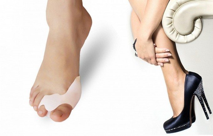 Ношение туфель вместе с фиксатором большого пальца ноги Фиксация большого пальца ноги